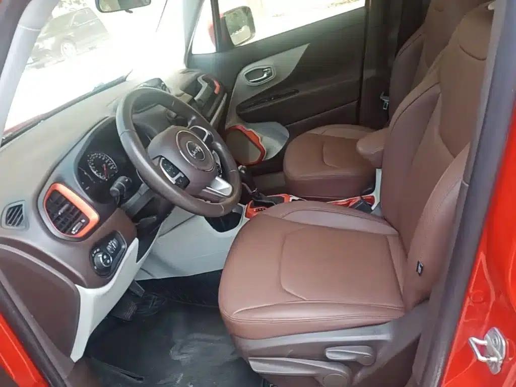 Jeep Renegade 2017 180T Automatic High-Performance Edition — миниатюра 15