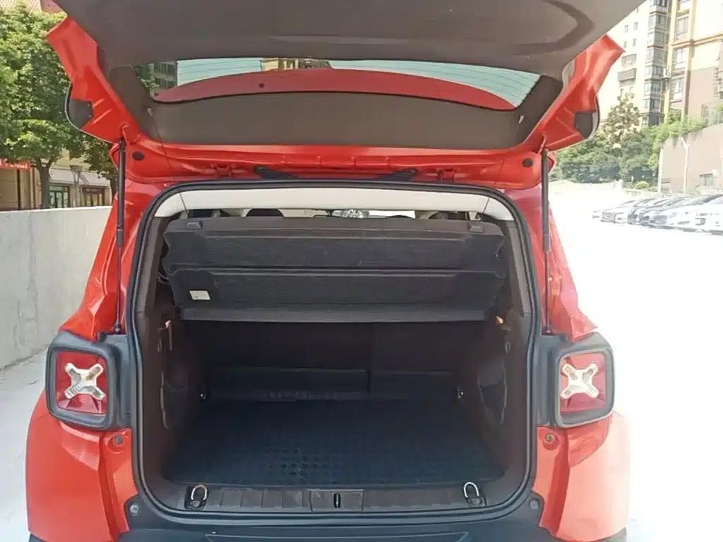 Jeep Renegade 2017 180T Automatic High-Performance Edition — миниатюра 19