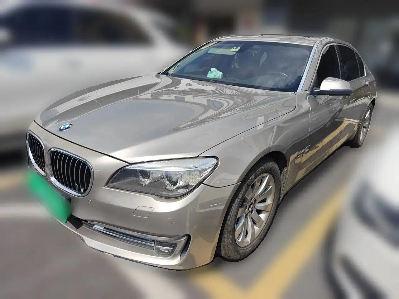 BMW 7 Series 2013 730Li Leading Model — миниатюра 1