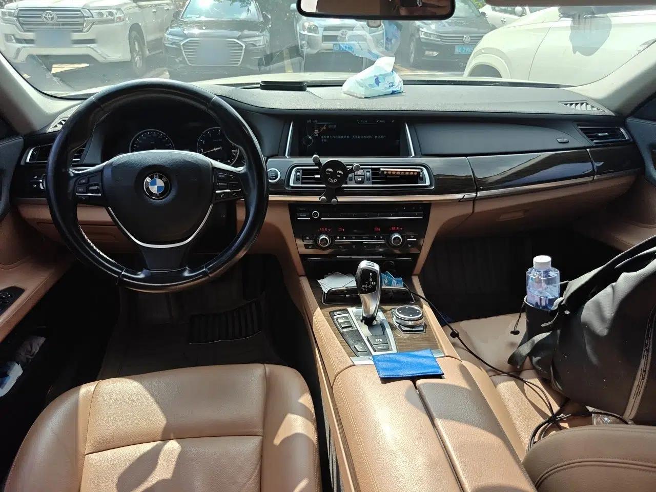 BMW 7 Series 2013 730Li Leading Model — миниатюра 9