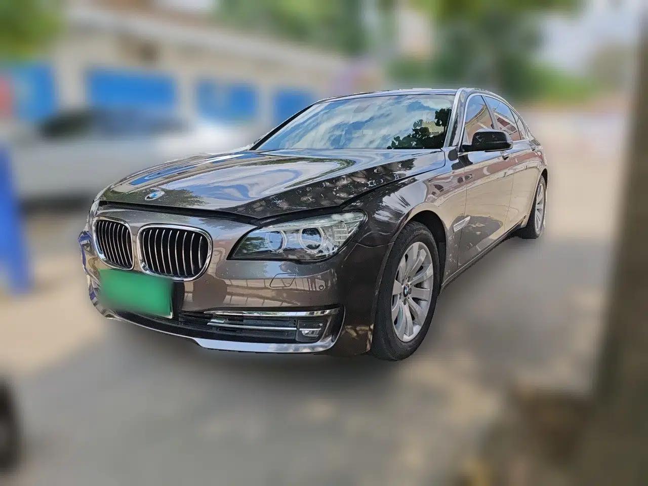 BMW 7 Series 2013 730Li Leading Model — миниатюра 1