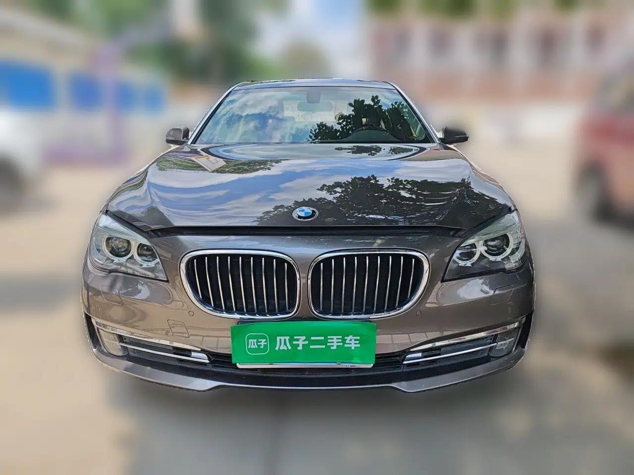 BMW 7 Series 2013 730Li Leading Model — миниатюра 2