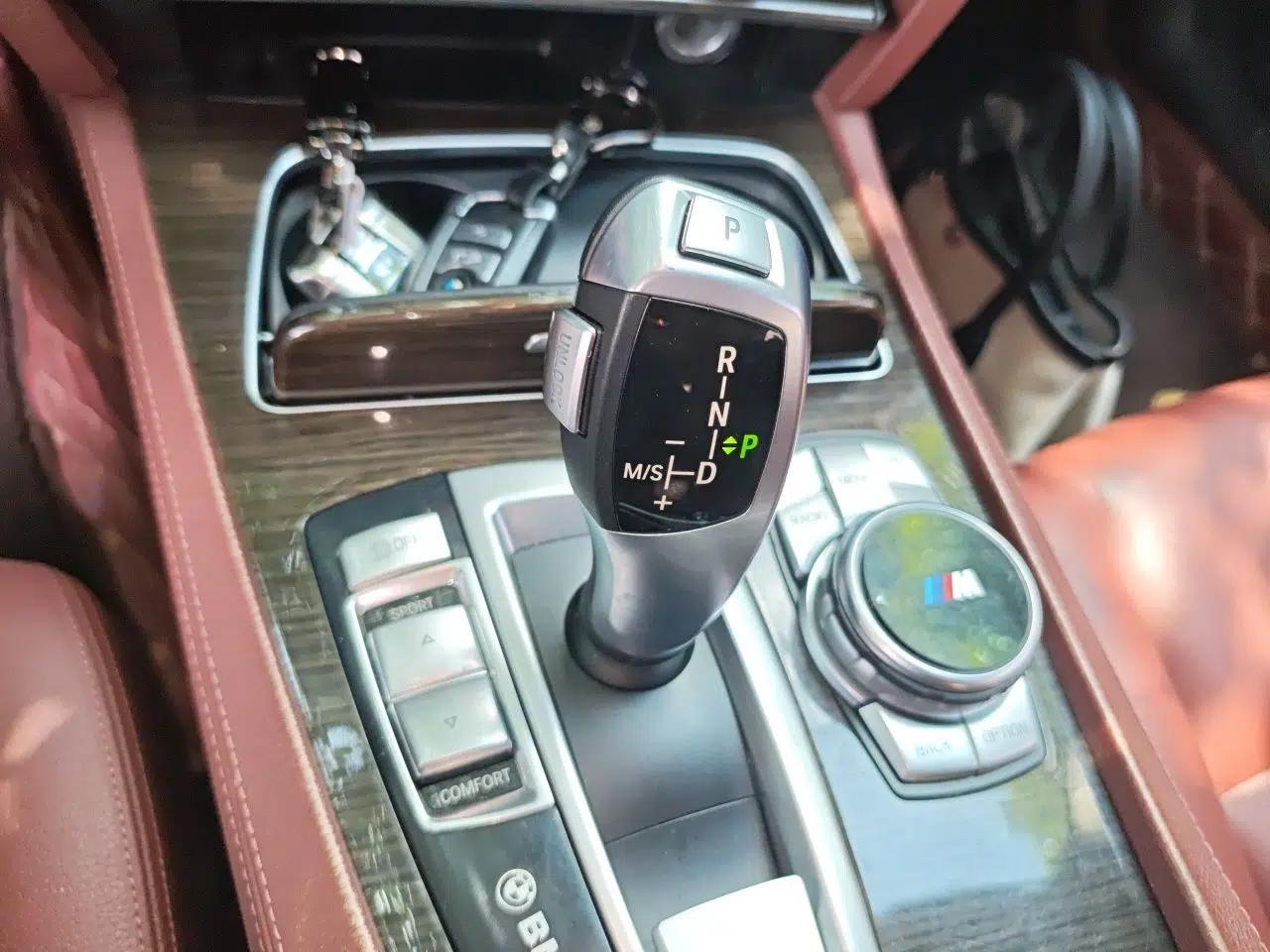 BMW 7 Series 2013 730Li Leading Model — миниатюра 14