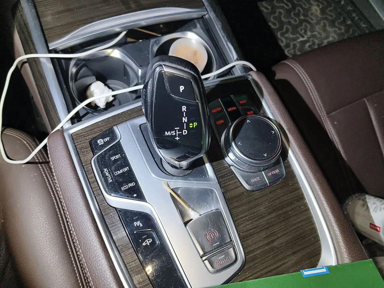 BMW 7 Series 2017 730Li Leading Model — миниатюра 14
