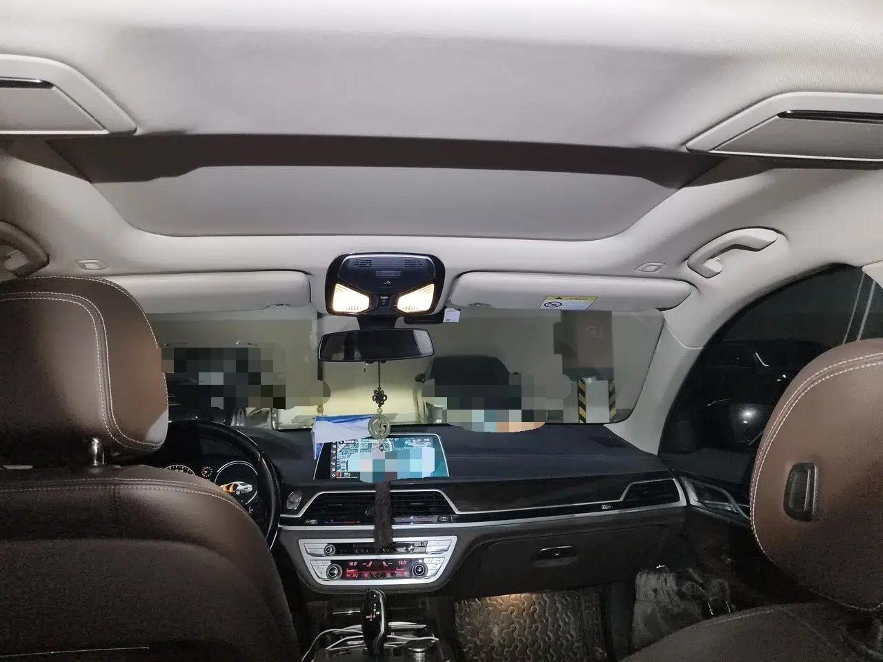 BMW 7 Series 2017 730Li Leading Model — миниатюра 18