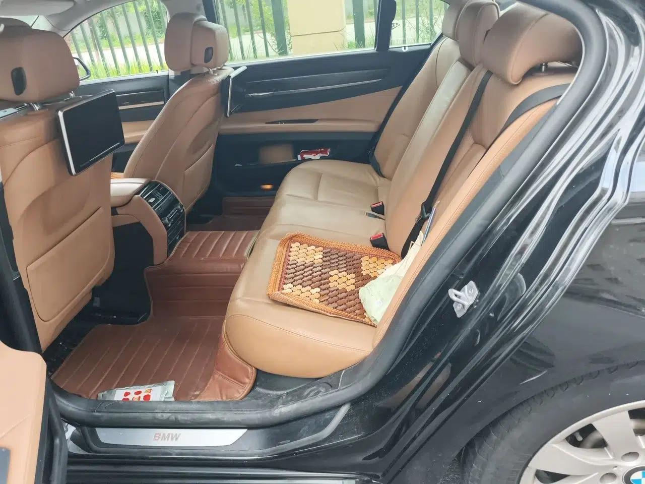 BMW 7 Series 2013 730Li Leading Model — миниатюра 17