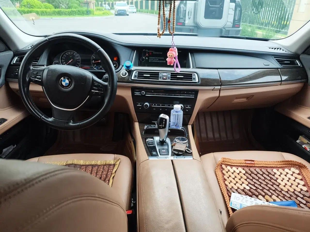 BMW 7 Series 2013 730Li Leading Model — миниатюра 9