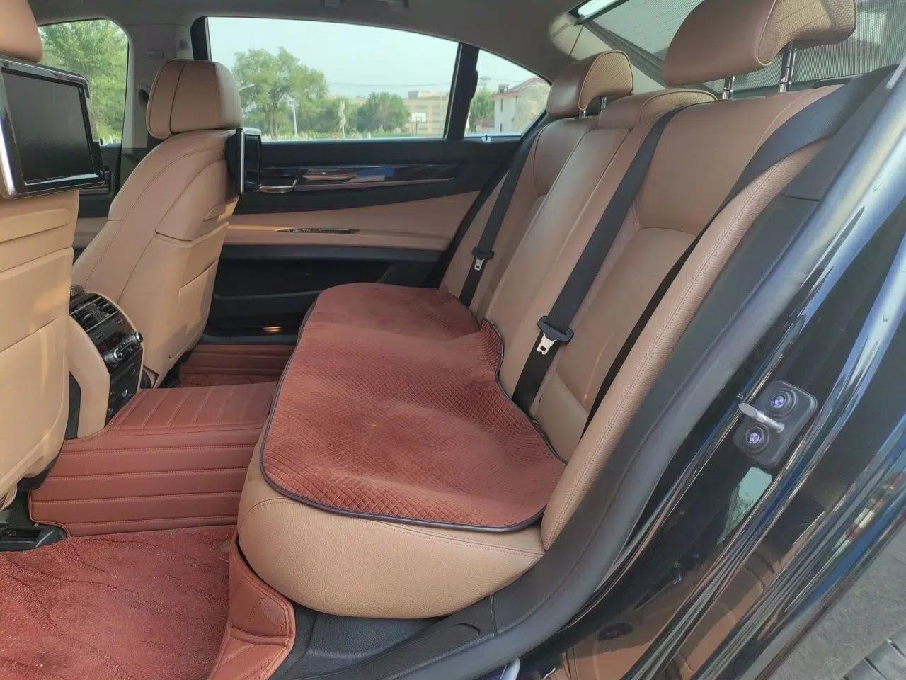 BMW 7 Series 2013 740Li Leading Model — миниатюра 17