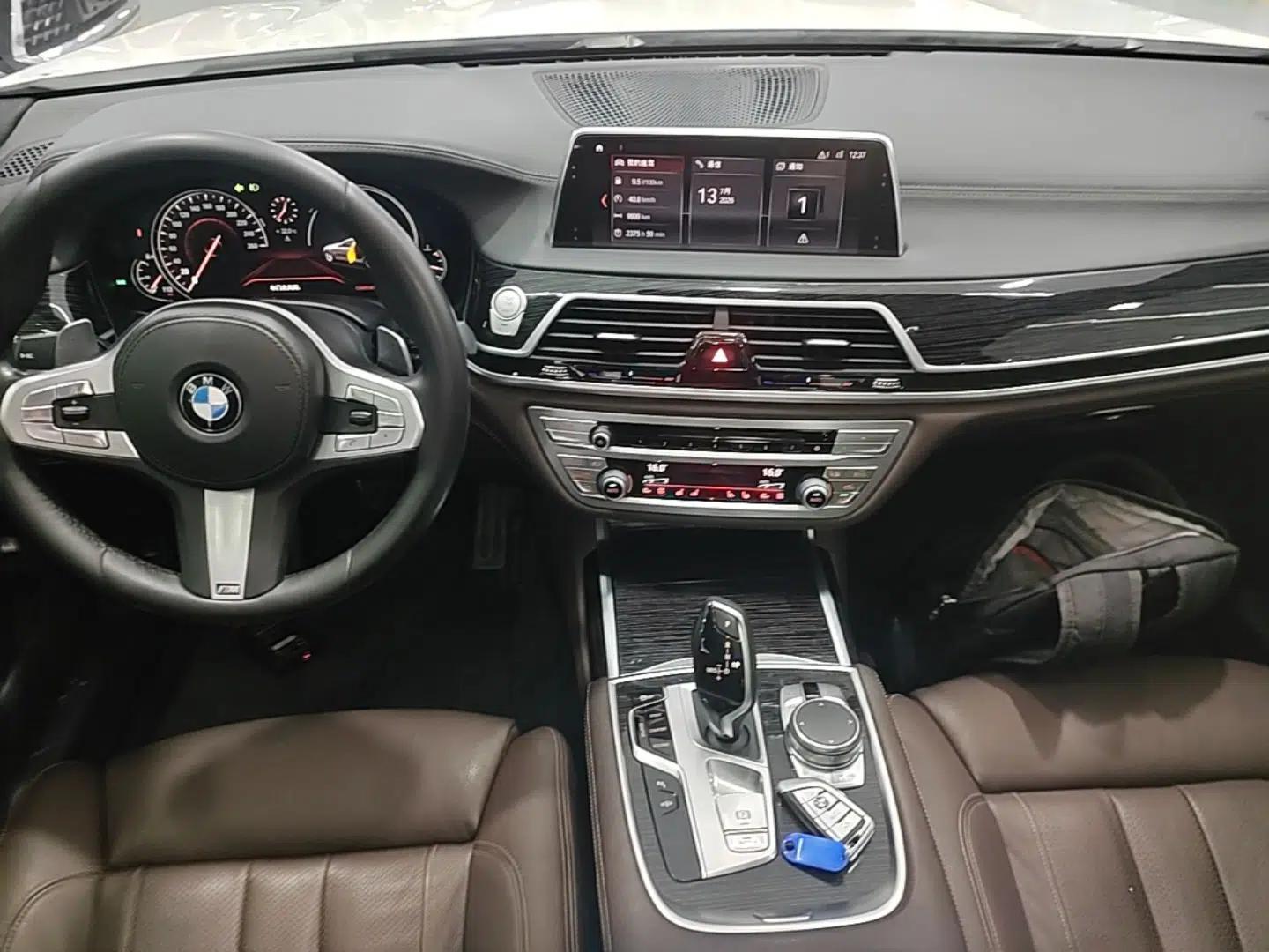 BMW 7 Series 2018 730Li Leading Model M Sport Package — миниатюра 12
