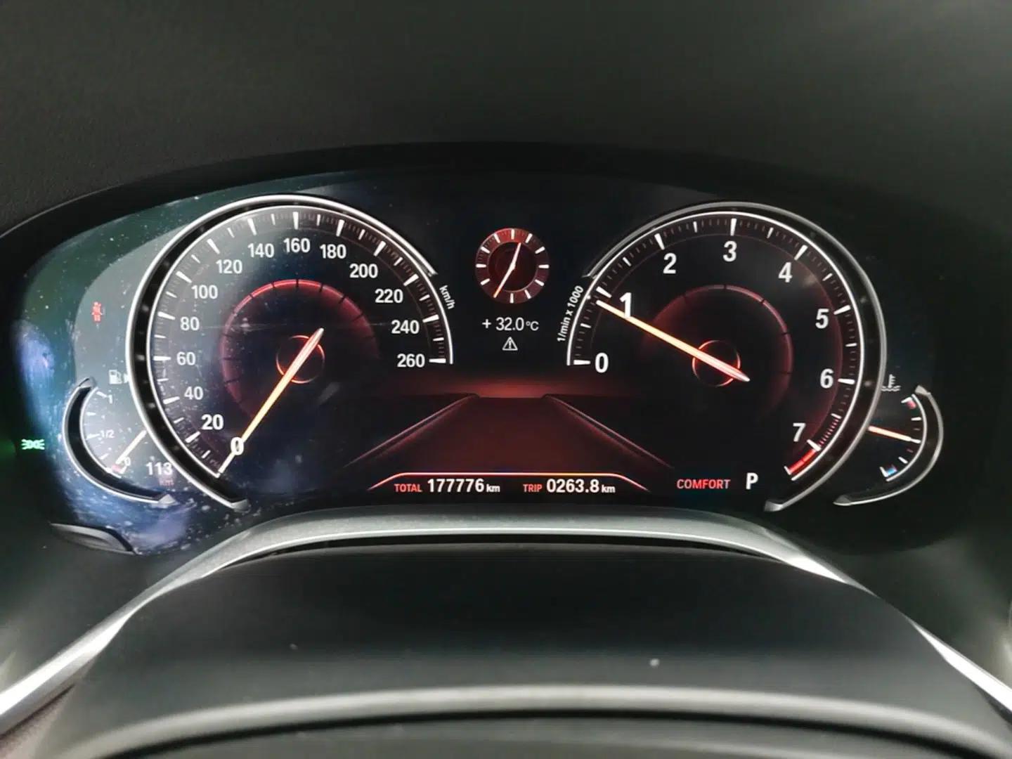 BMW 7 Series 2018 730Li Leading Model M Sport Package — миниатюра 14