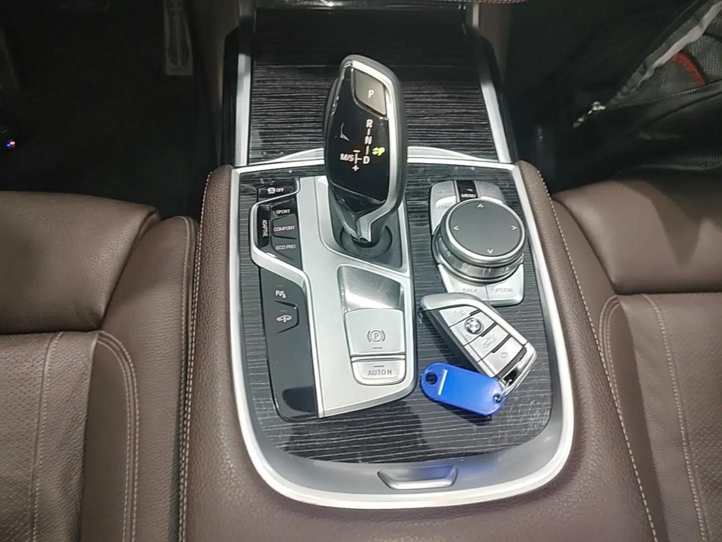 BMW 7 Series 2018 730Li Leading Model M Sport Package — миниатюра 16