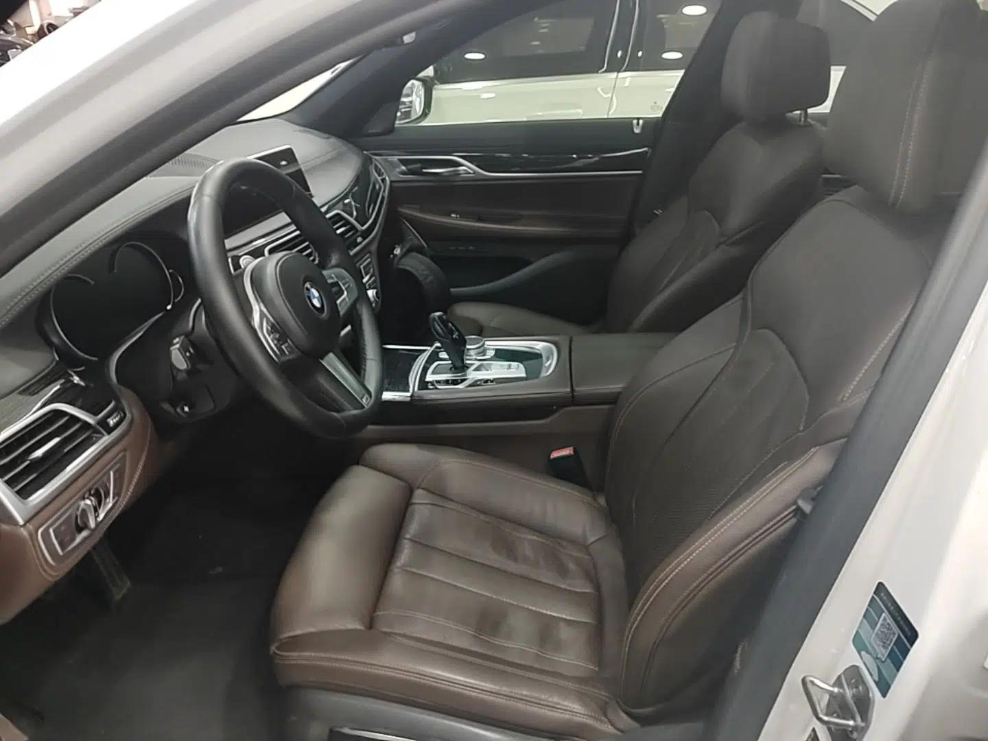 BMW 7 Series 2018 730Li Leading Model M Sport Package — миниатюра 17