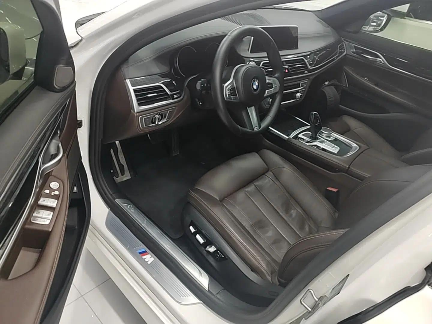 BMW 7 Series 2018 730Li Leading Model M Sport Package — миниатюра 18