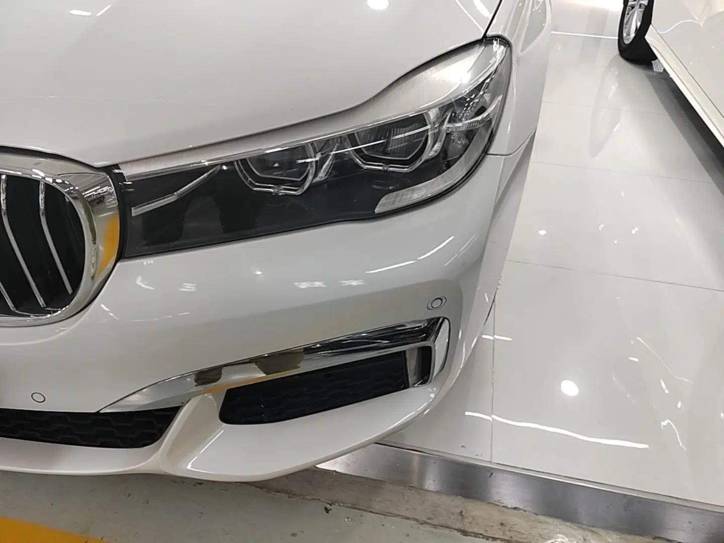BMW 7 Series 2018 730Li Leading Model M Sport Package — миниатюра 8
