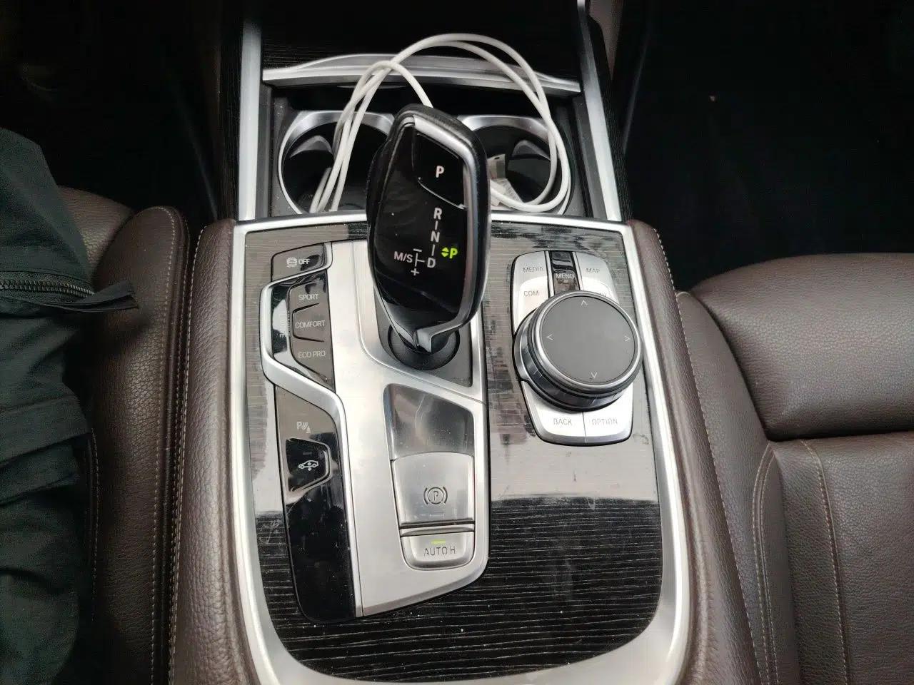 BMW 7 Series 2018 730Li Leading Model M Sport Package — миниатюра 14