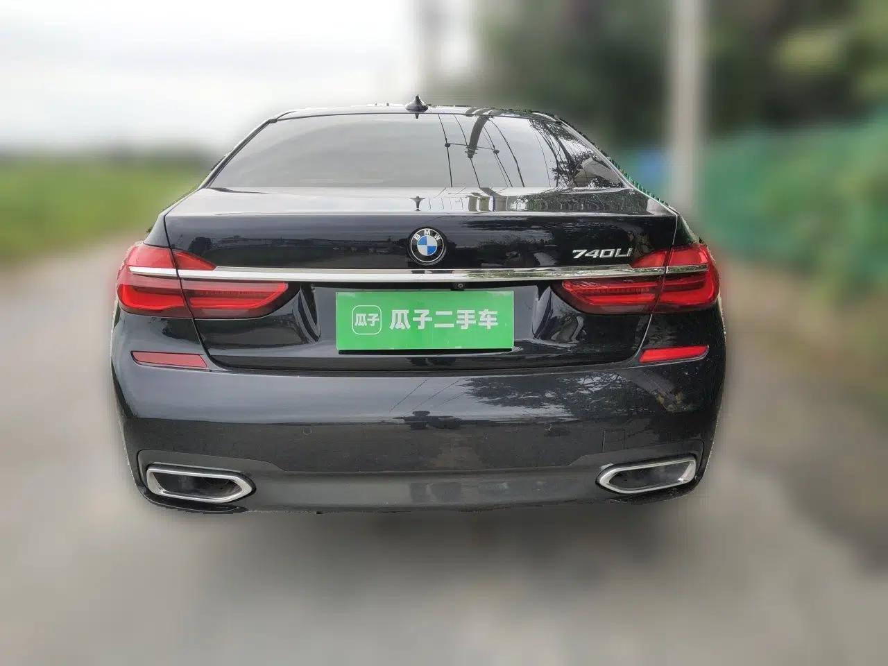 BMW 7 Series 2018 740Li M Sport Package Leading Model — миниатюра 5