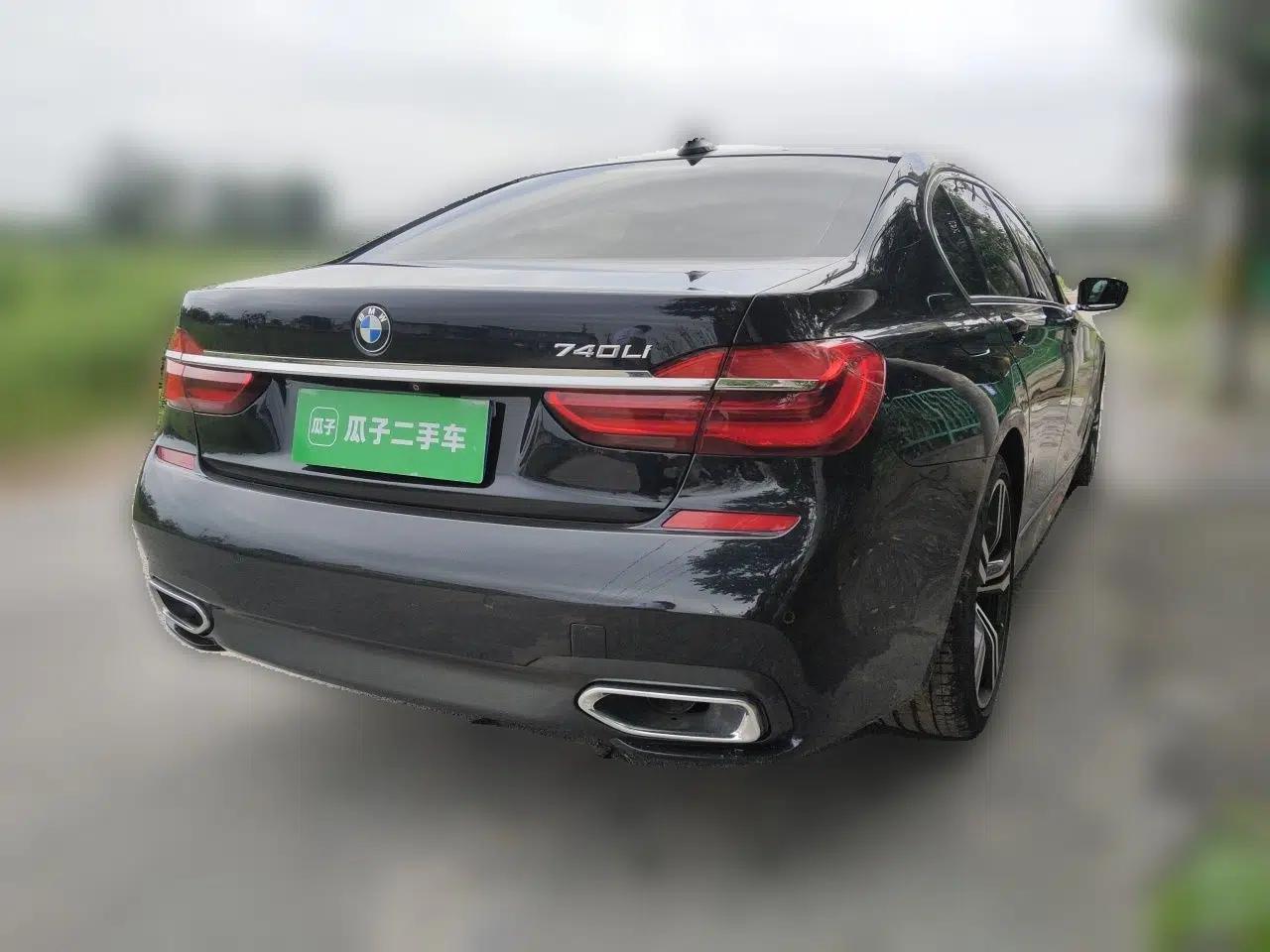 BMW 7 Series 2018 740Li M Sport Package Leading Model — миниатюра 6