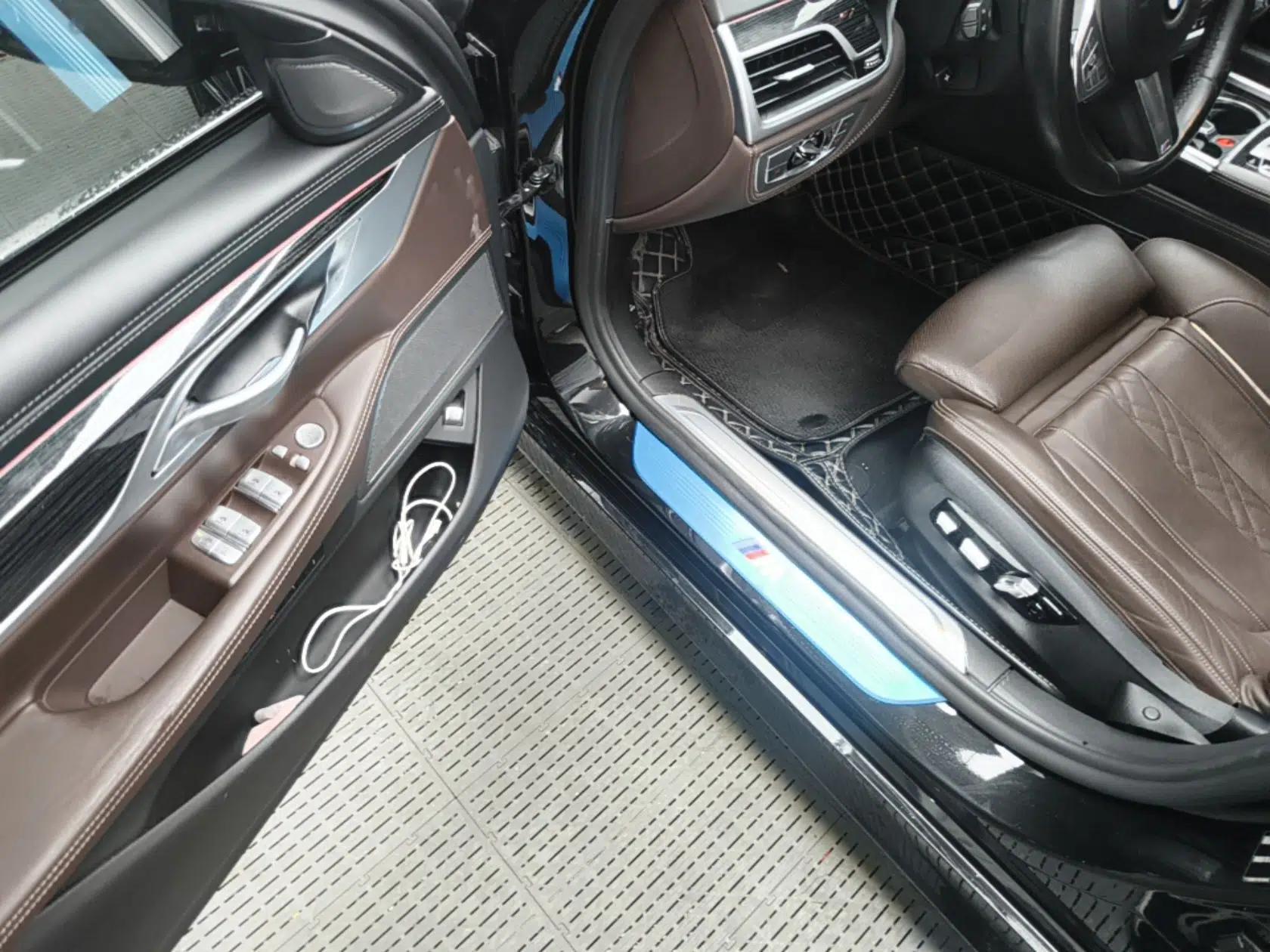 BMW 7 Series 2019 Restyled 730Li M Sport Package — миниатюра 23
