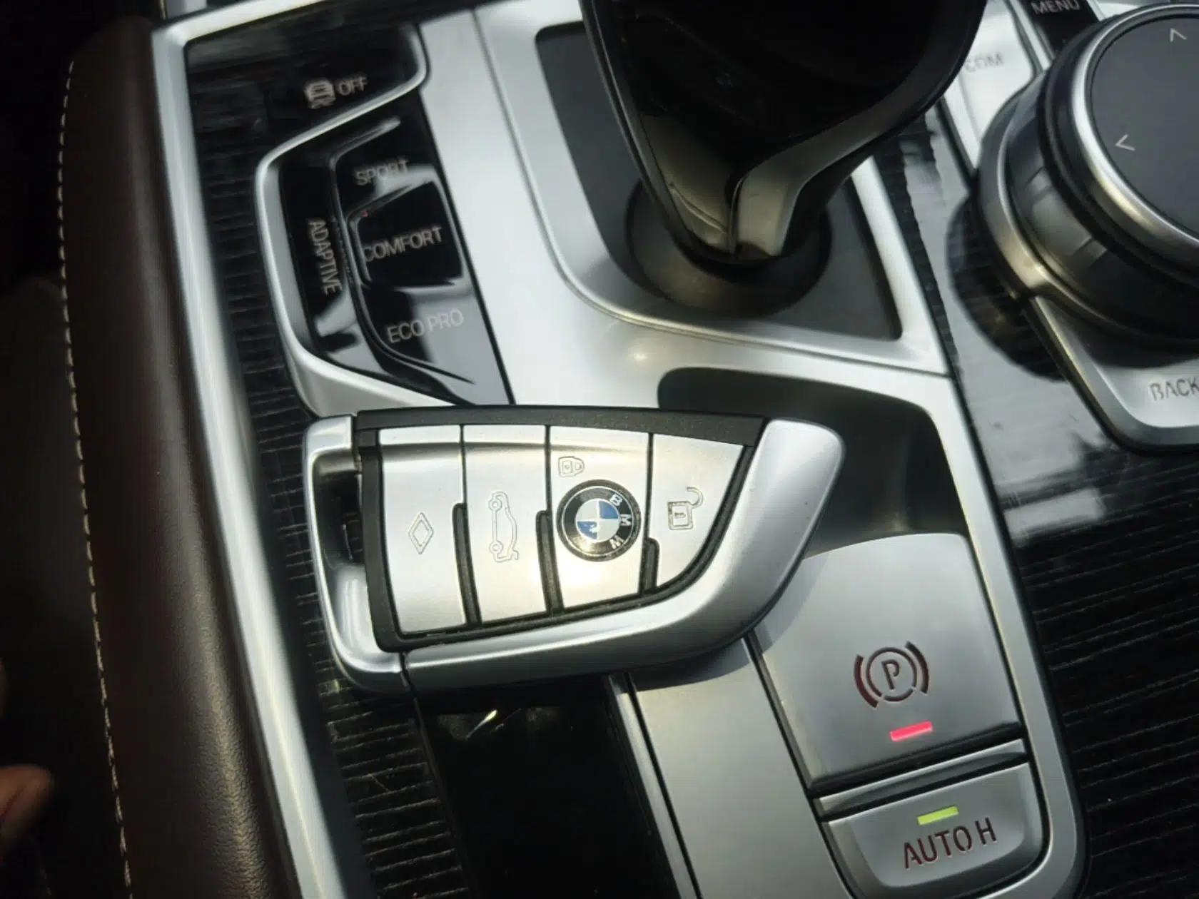BMW 7 Series 2019 Restyled 730Li M Sport Package — миниатюра 28