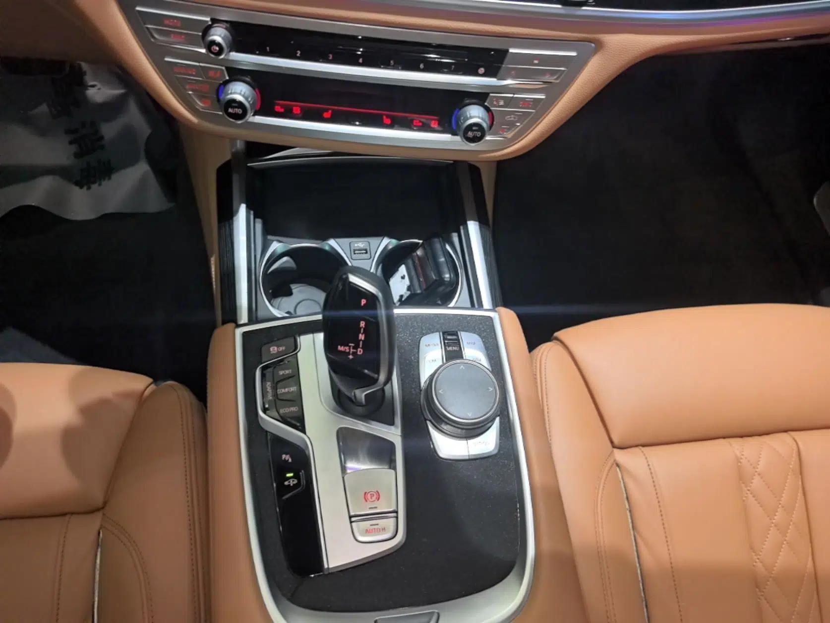 BMW 7 Series 2019 740Li Leading Model M Sport Package — миниатюра 16
