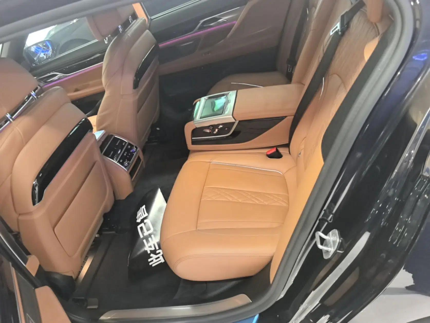 BMW 7 Series 2019 740Li Leading Model M Sport Package — миниатюра 20
