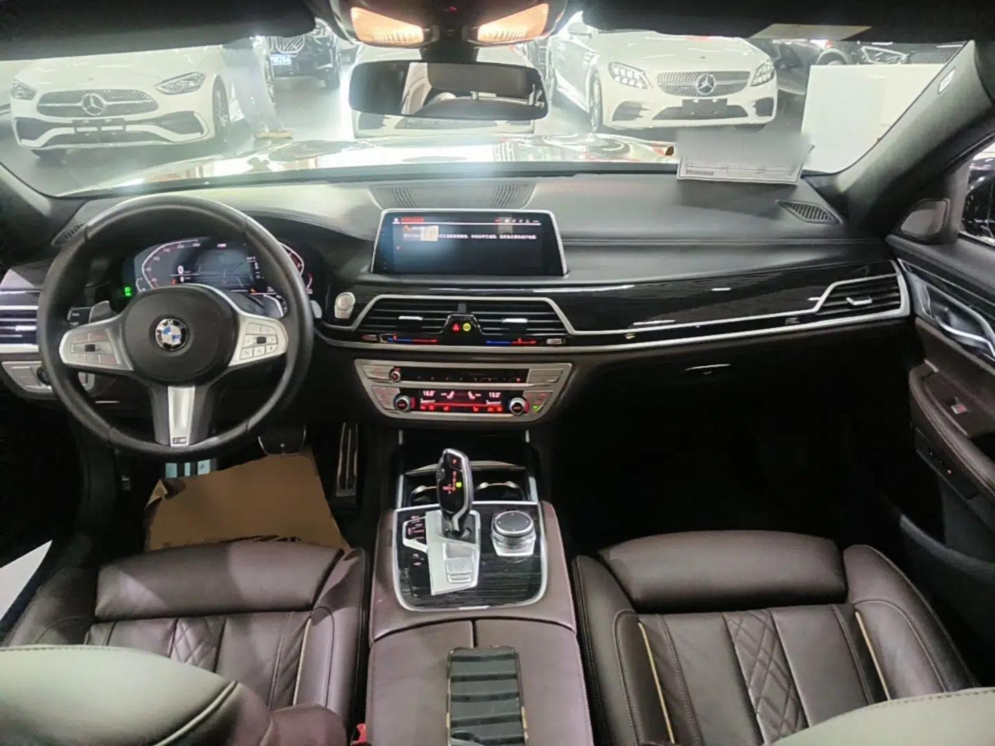 BMW 7 Series 2019 730Li M Sport Package — миниатюра 12