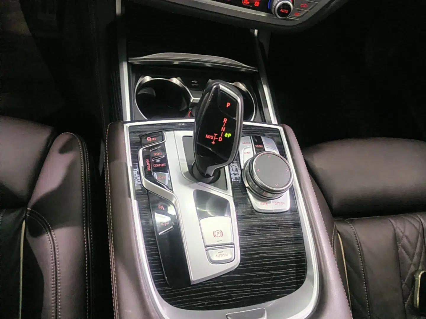 BMW 7 Series 2019 730Li M Sport Package — миниатюра 16