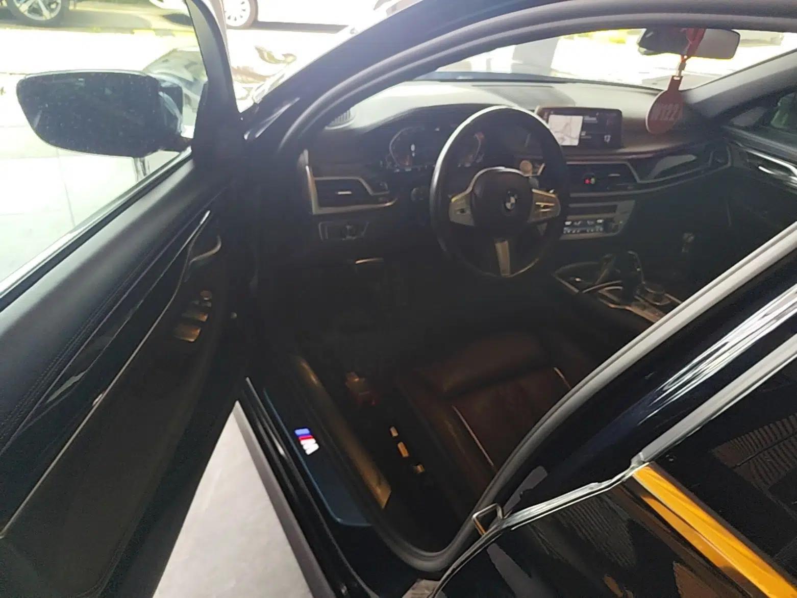 BMW 7 Series 2021 730Li M Sport Package — миниатюра 23