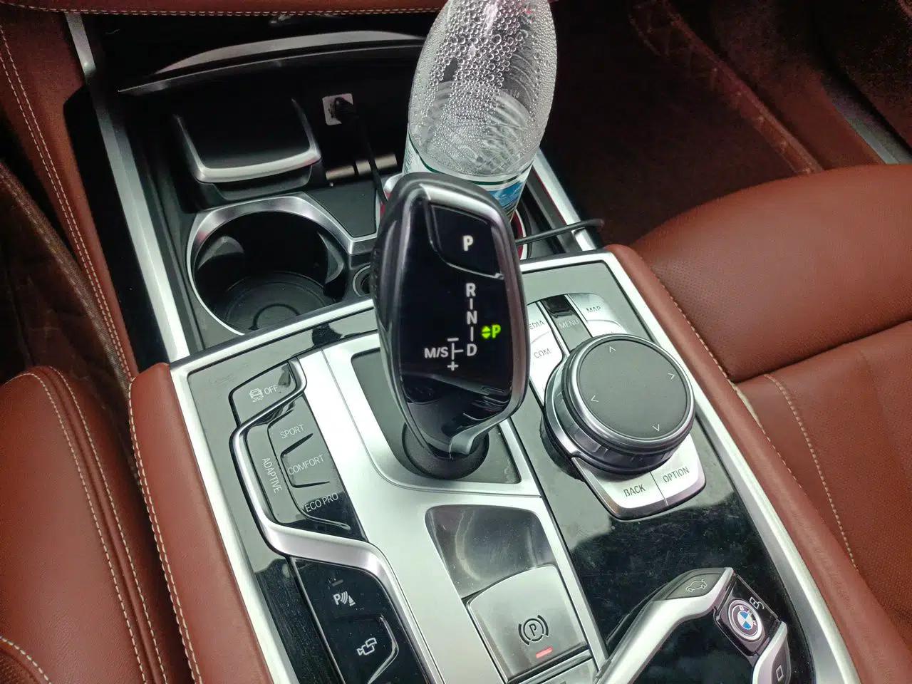 BMW 7 Series 2017 740Li xDrive Personalized Custom Edition — миниатюра 14