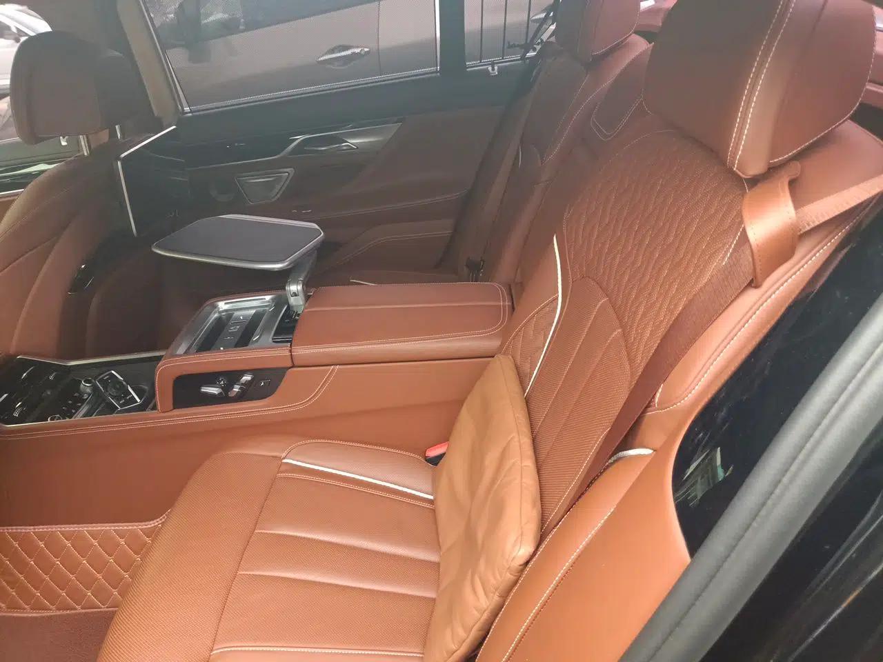 BMW 7 Series 2017 740Li xDrive Personalized Custom Edition — миниатюра 17