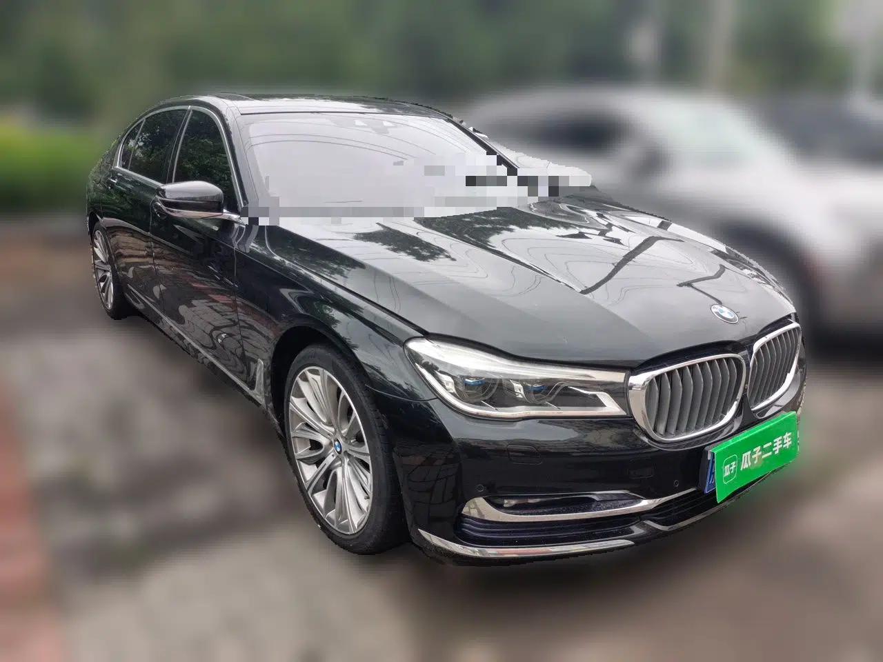 BMW 7 Series 2017 740Li xDrive Personalized Custom Edition — миниатюра 3