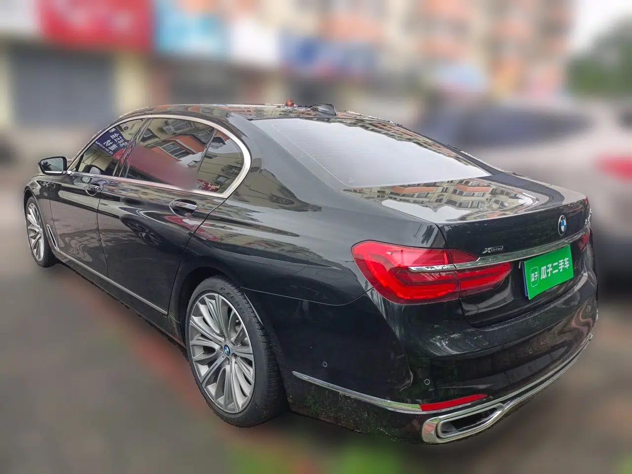 BMW 7 Series 2017 740Li xDrive Personalized Custom Edition — миниатюра 4