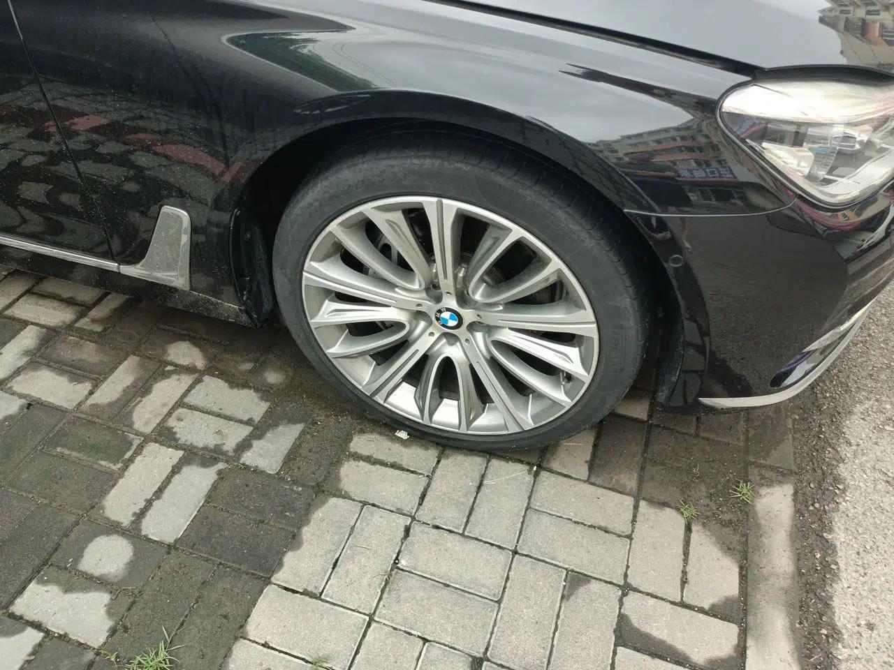 BMW 7 Series 2017 740Li xDrive Personalized Custom Edition — миниатюра 8