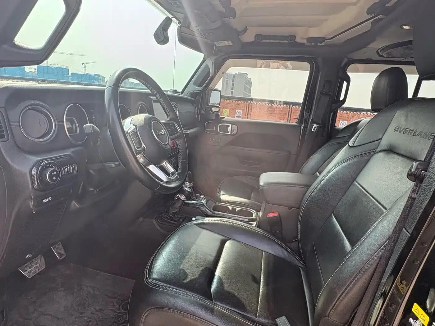 Gladiator 2022 3.6L First Edition — миниатюра 8