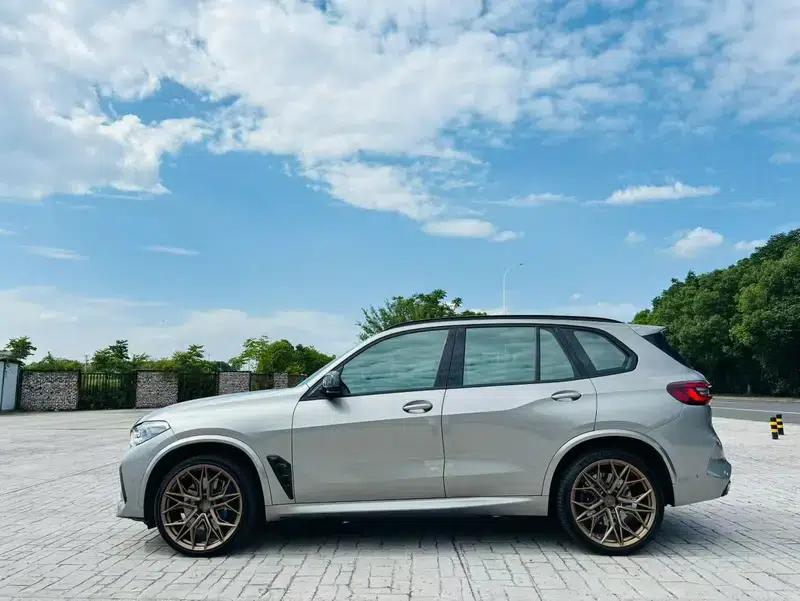 2021 BMW X5 M — миниатюра 4