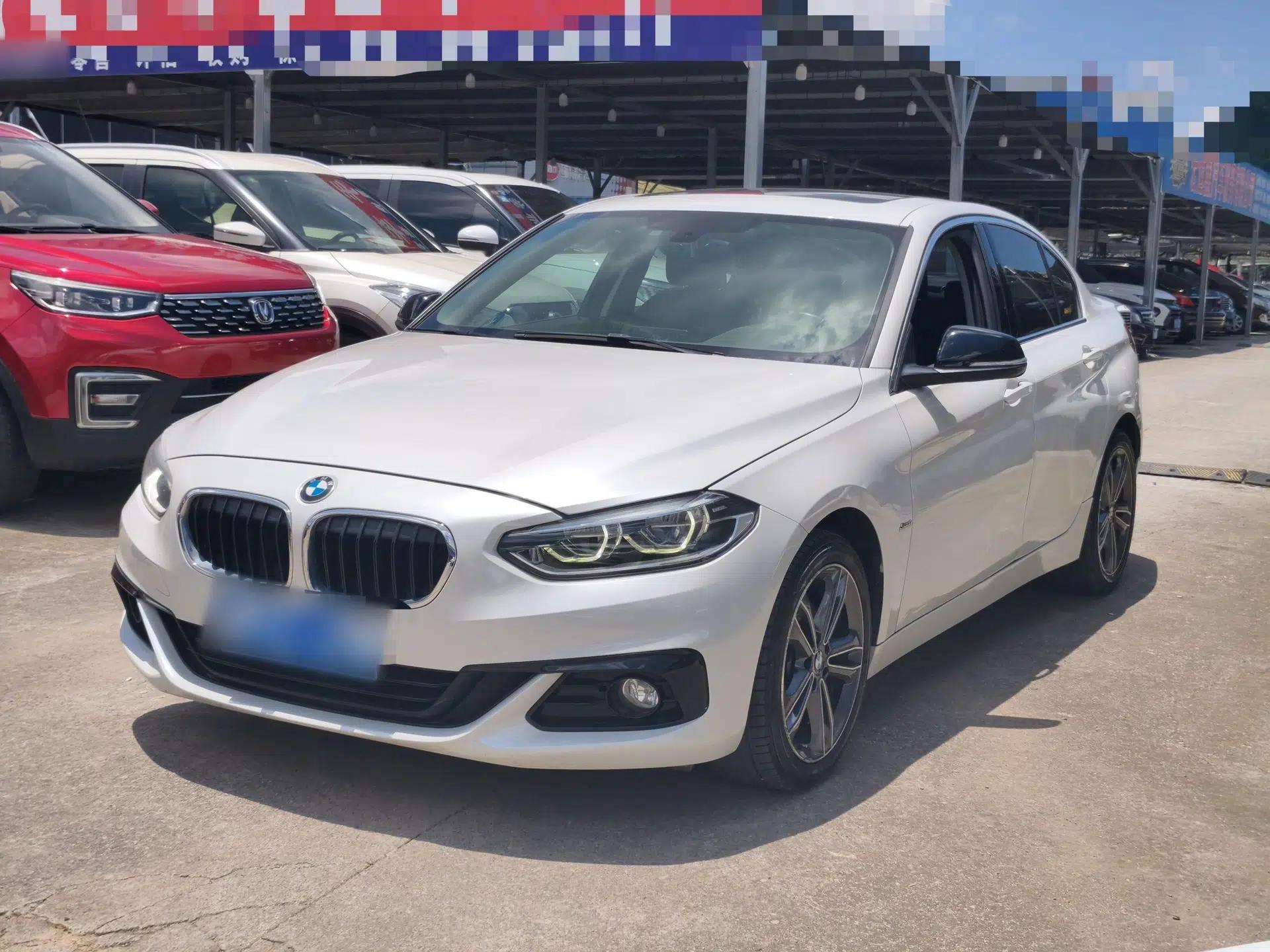 BMW 1 Series 2017 118i Sport Edition — миниатюра 1