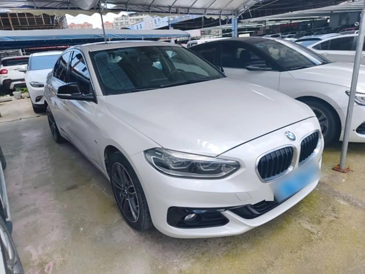 BMW 1 Series 2017 118i Sport Edition — миниатюра 3