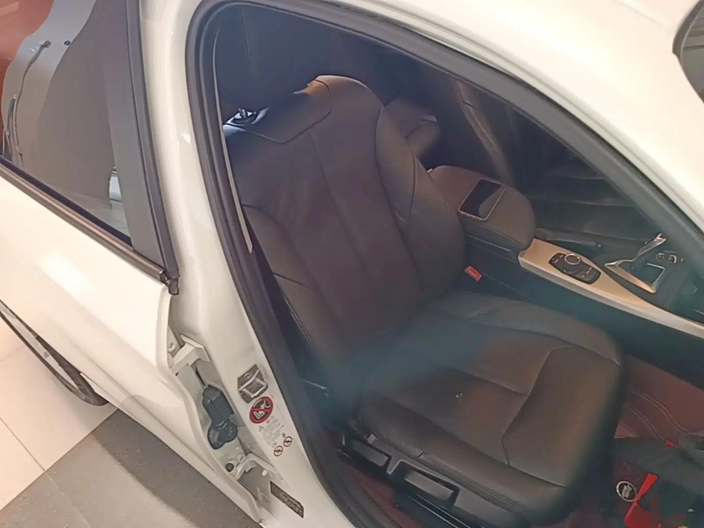 BMW 1 Series 2013 Revised 116i Leading Edition — миниатюра 19