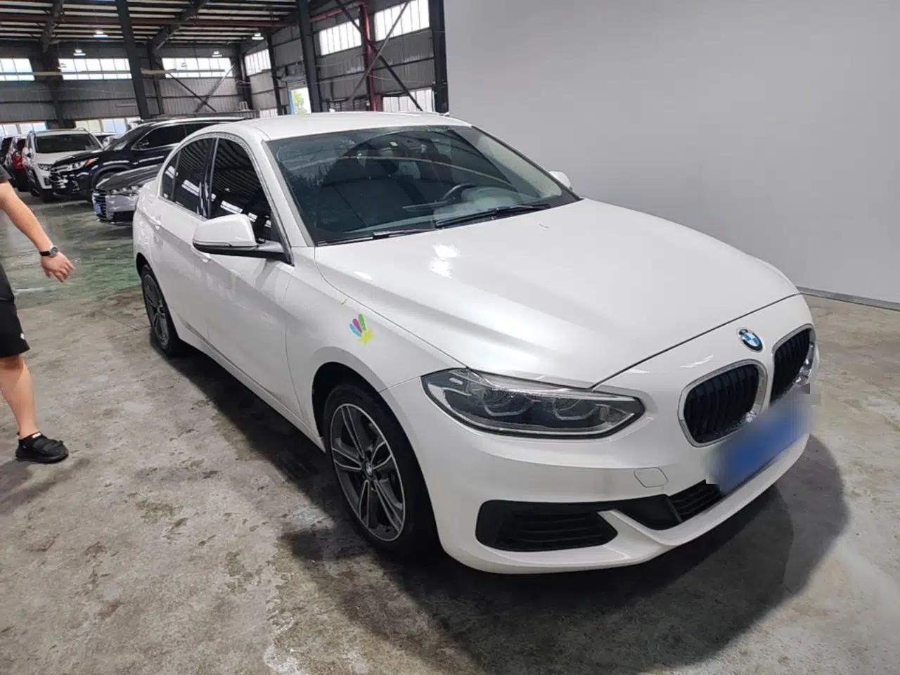 BMW 1 Series 2020 120i Fashion Model — миниатюра 3