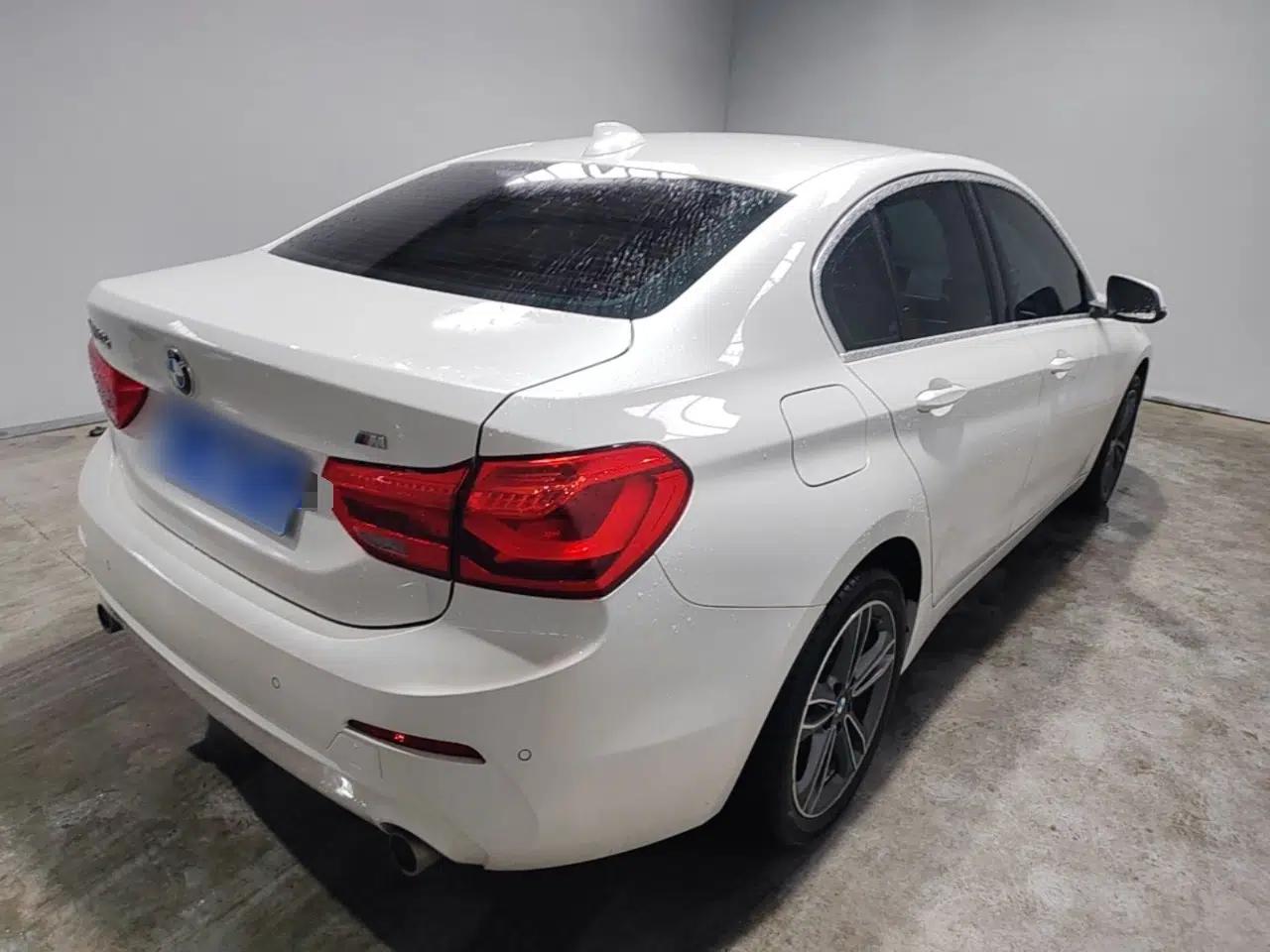 BMW 1 Series 2020 120i Fashion Model — миниатюра 6