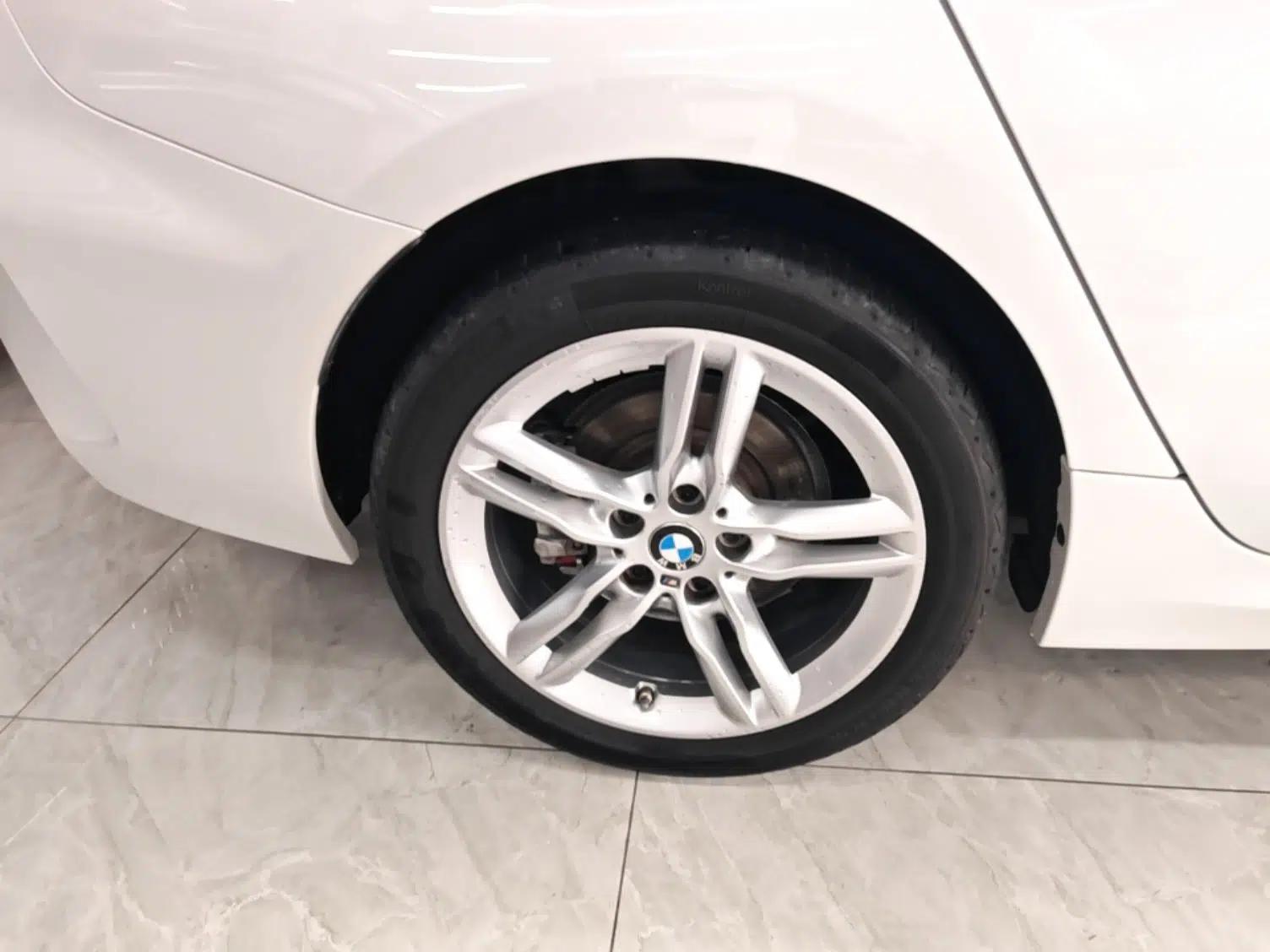 BMW 1 Series 2021 Revised 120i M Sport Night Edition — миниатюра 11