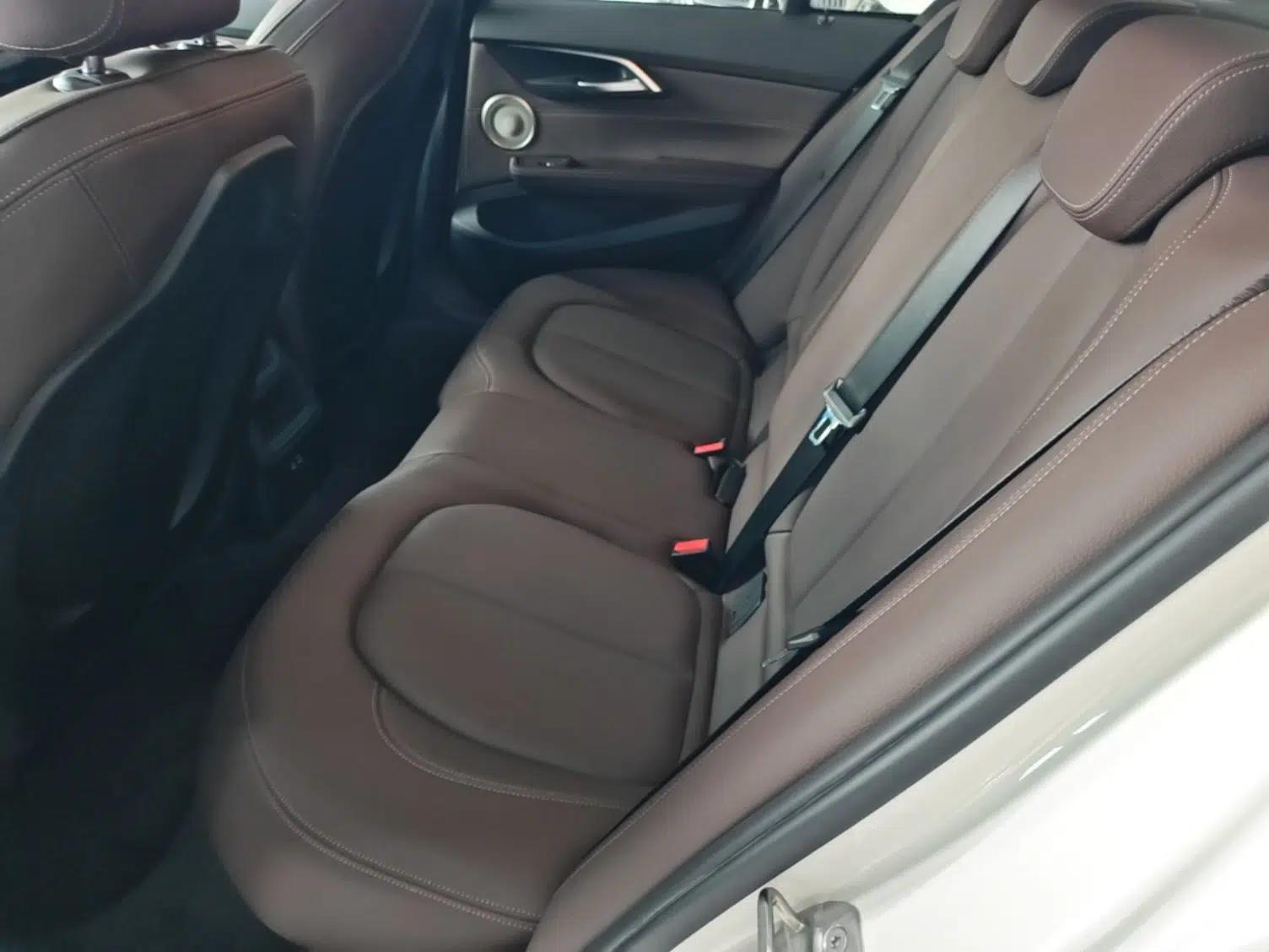 BMW 1 Series 2021 Revised 120i M Sport Night Edition — миниатюра 25