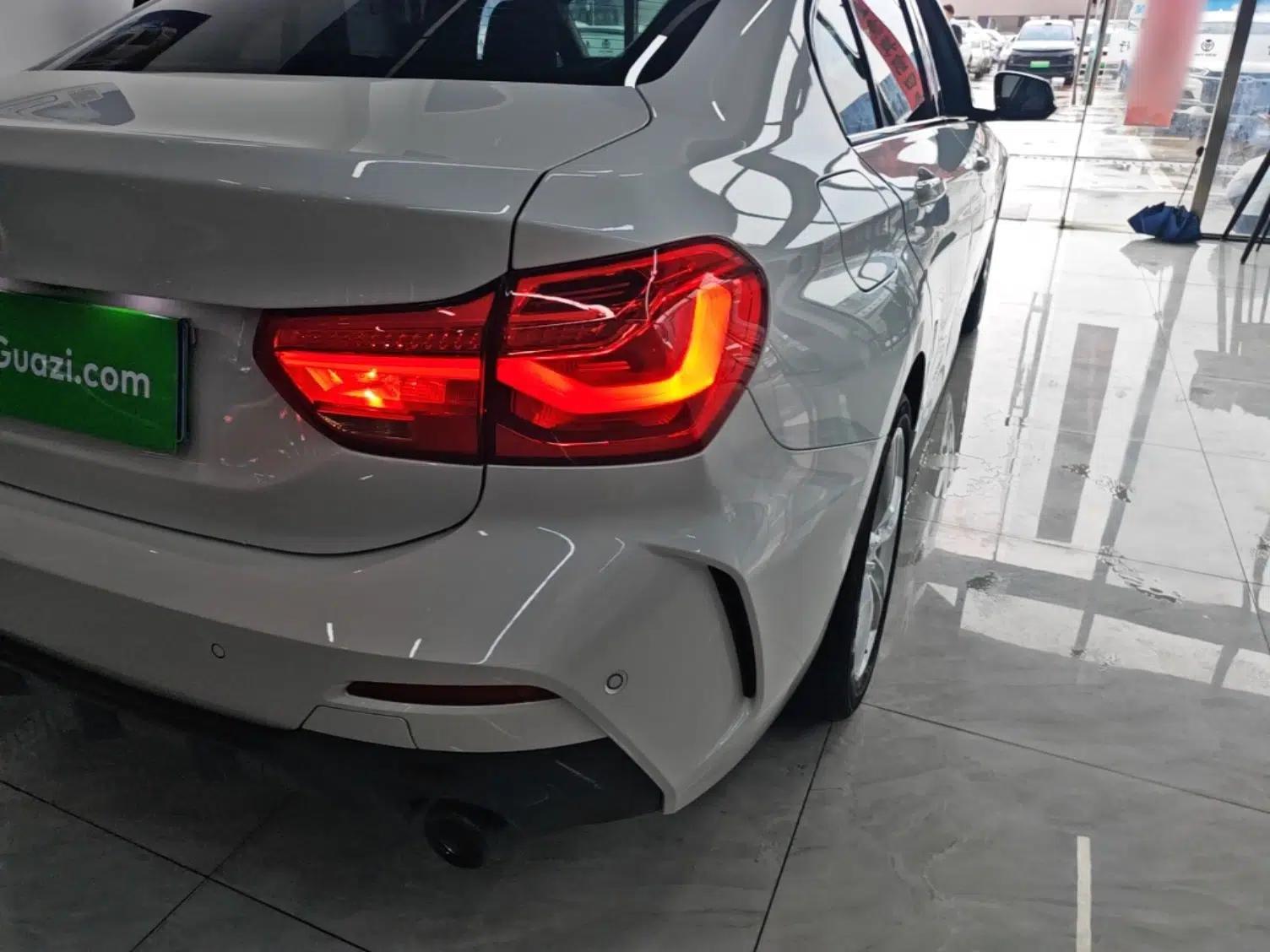 BMW 1 Series 2021 Revised 120i M Sport Night Edition — миниатюра 9