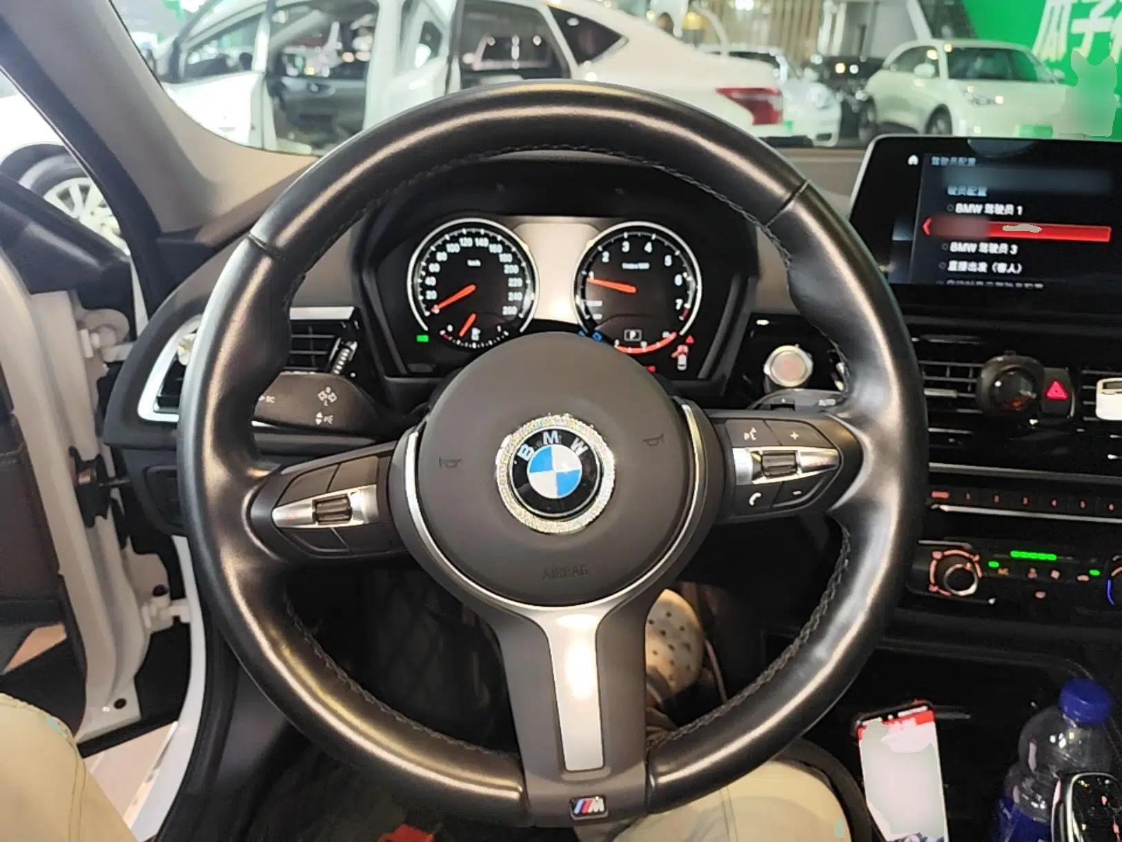 BMW 1 Series 2023 125i M Sport Night Edition — миниатюра 18