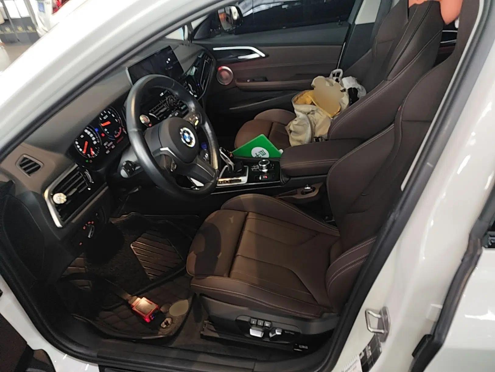 BMW 1 Series 2023 125i M Sport Night Edition — миниатюра 22