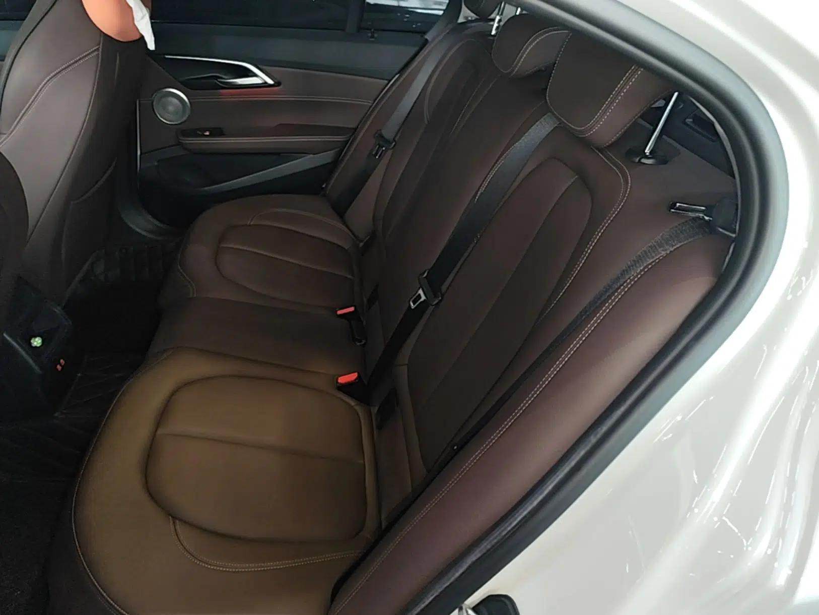 BMW 1 Series 2023 125i M Sport Night Edition — миниатюра 25