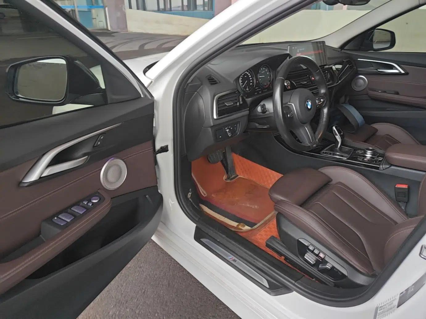 BMW 1 Series 2022 125i M Sport Night Edition — миниатюра 23