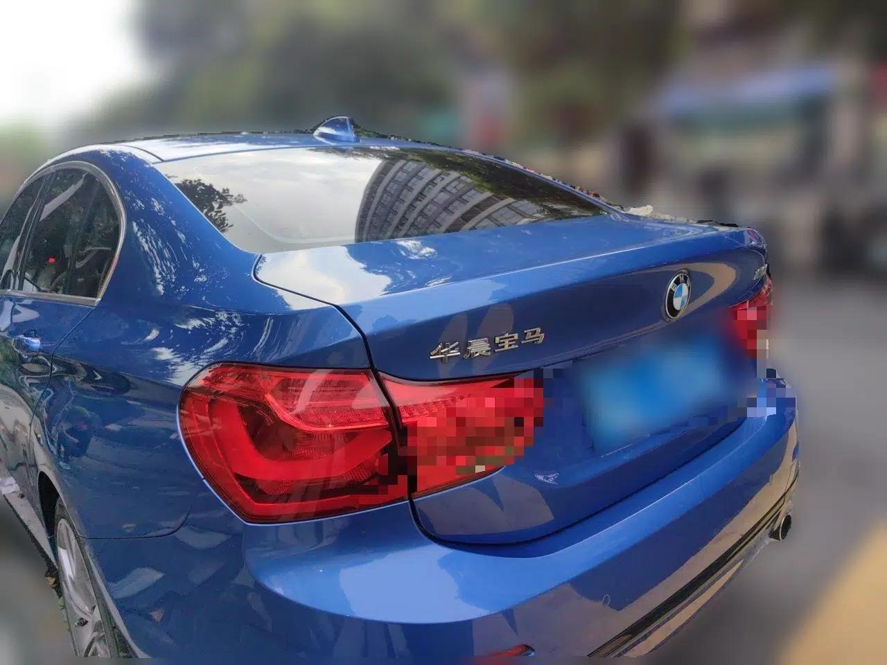 BMW 1 Series 2018 120i Design Package Model — миниатюра 4