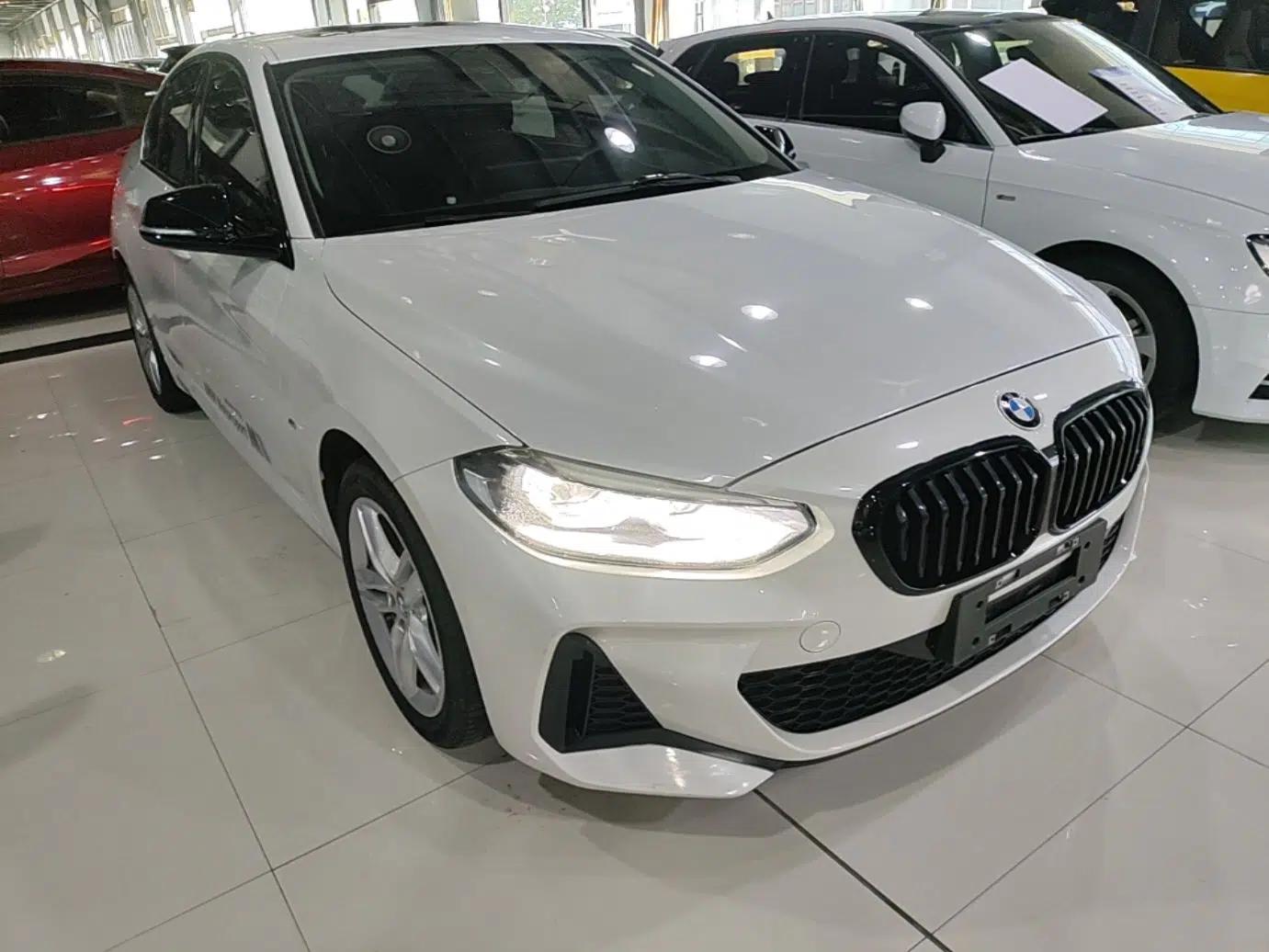 BMW 1 Series 2021 Revised 120i M Sport Night Edition — миниатюра 3