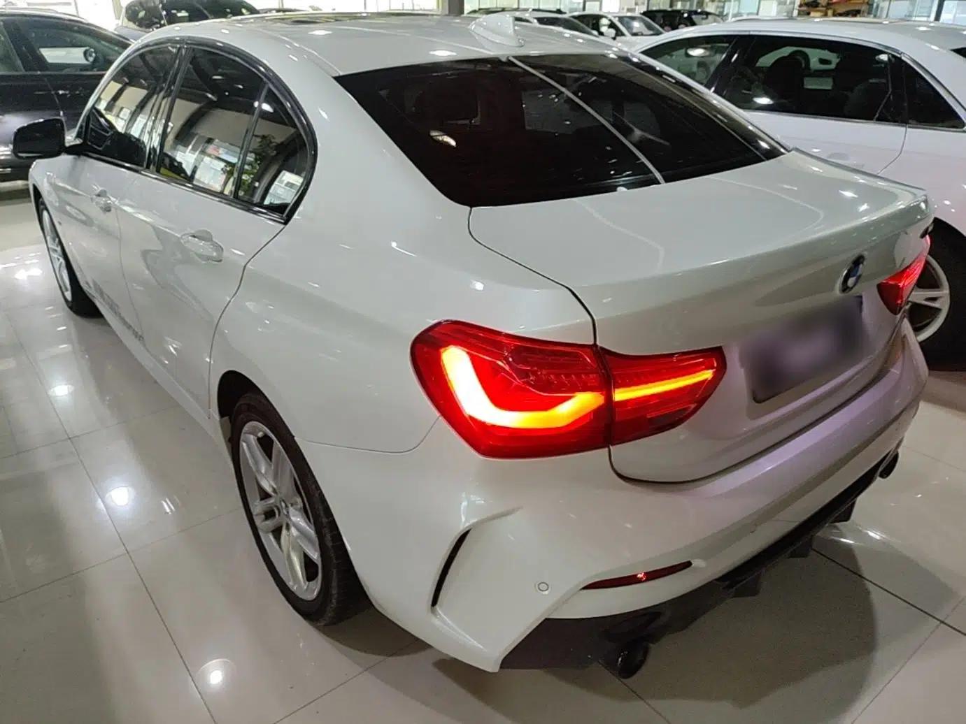 BMW 1 Series 2021 Revised 120i M Sport Night Edition — миниатюра 4
